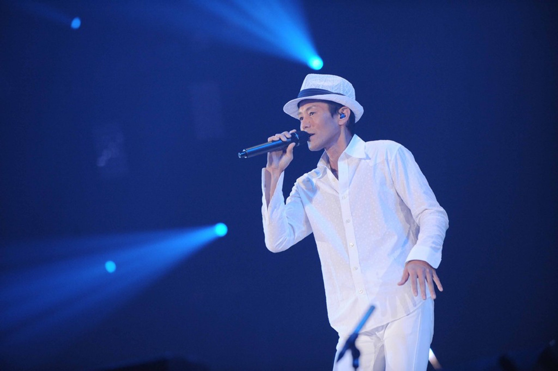 数码宝贝 御用歌手和田光司介绍 不死蝶动画歌手 在音乐道路上的艰辛路程 Wanuxi